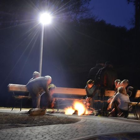 Rezydencja Nad Jeziorem Pestkownica Exterior foto